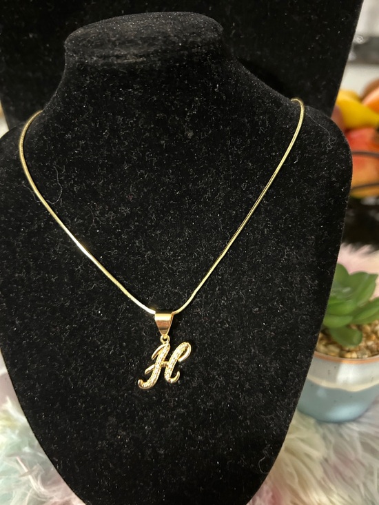 Fashion Jewelry Gold 'H' Initial Pendant Necklace - Picture 3 of 3